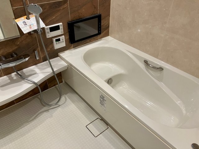 バス・シャワールーム　落ち着いた空間のお風呂です
