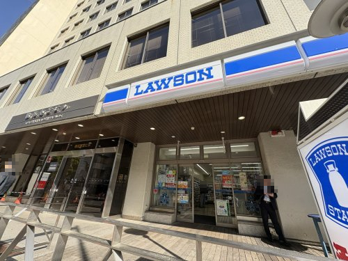 コンビニ　ローソン 横浜不老町一丁目店（コンビニ）まで162m