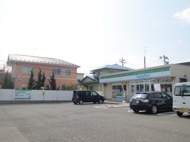 コンビニ　ファミリーマート秋田桜１丁目店（コンビニ）まで180m