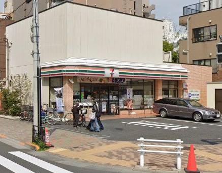 コンビニ　セブンイレブン（コンビニ）まで200m