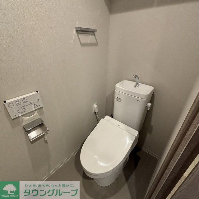 トイレ　※写真は同タイプ住戸です。
