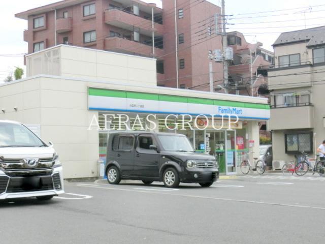 コンビニ　ファミリーマート小豆沢二丁目店（コンビニ）まで344m