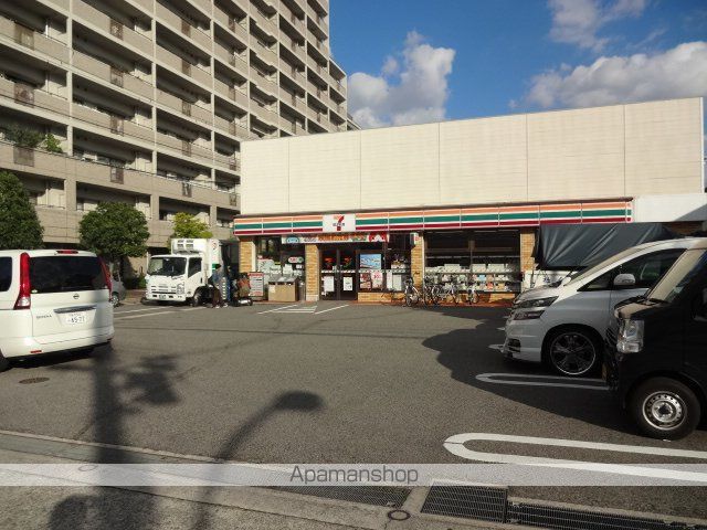 コンビニ　セブンイレブン（コンビニ）まで605m