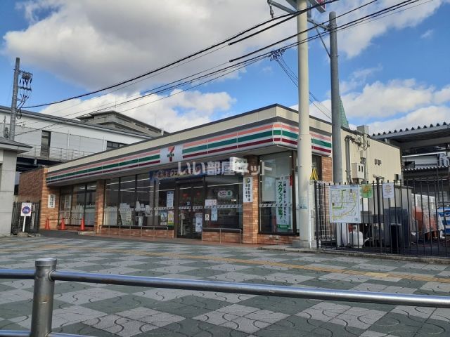 コンビニ　セブンイレブン 近鉄郡山駅前店（コンビニ）まで500m