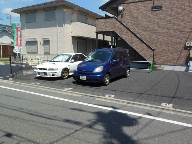 駐車場　★建物前には駐車スペースが★