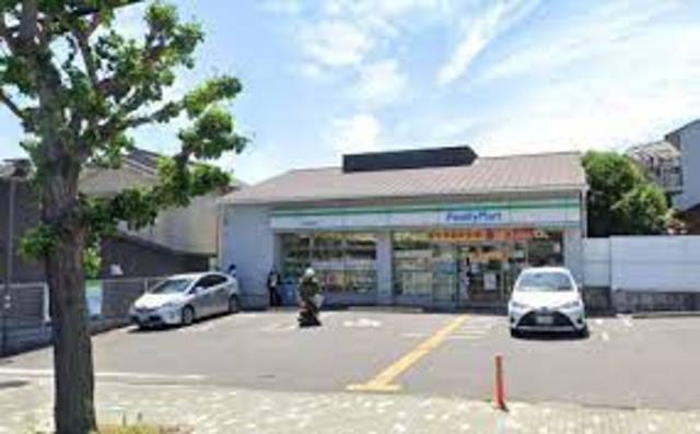 コンビニ　ファミリーマート千本鞍馬口店（コンビニ）まで422m