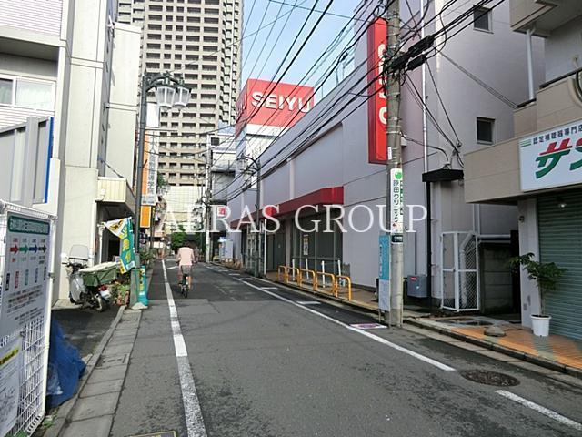 スーパー　西友石神井公園店（スーパー）まで499m