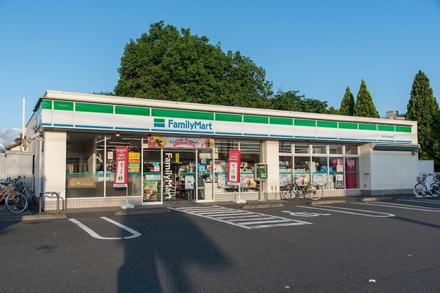 コンビニ　ファミリーマート国分寺府中街道店（コンビニ）まで402m
