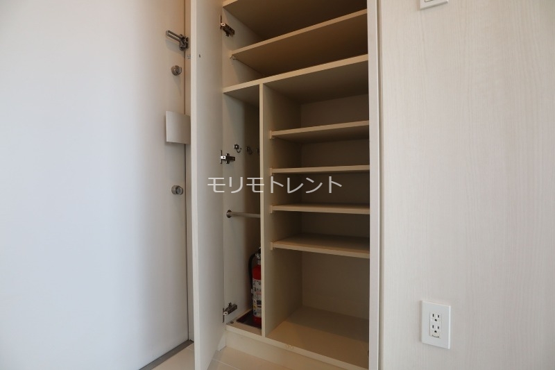 玄関　室内参考写真（１２Ｆ－Ｂ５タイプ）