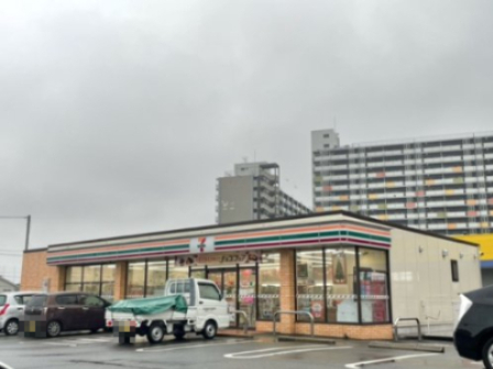 コンビニ　セブンイレブン 名古屋木場町店（コンビニ）まで549m