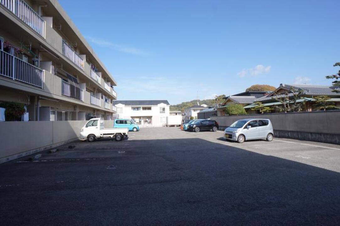 駐車場　駐車場