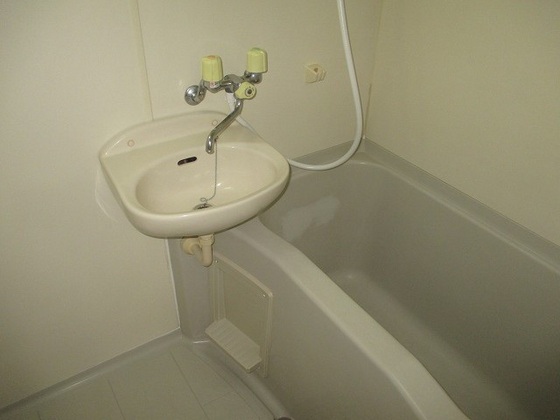 グラナティス西原の風呂写真