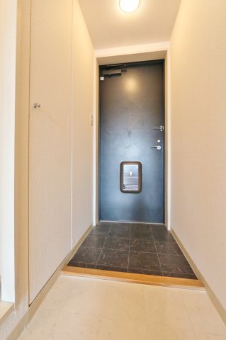 玄関　参考写真（同物件別部屋）