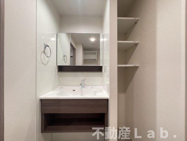 洗面設備　※同一建物２階のお写真です。