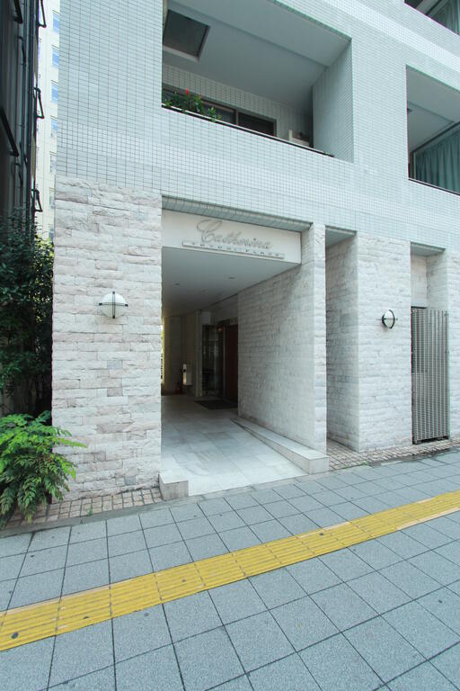 ＪＲ山手線 新宿駅 徒歩10分 14階建 築22年の外観写真