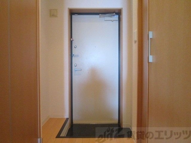 センターポイント吉志部の玄関写真