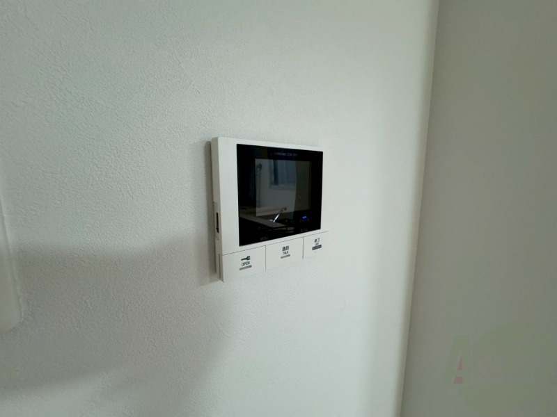 セキュリティ　ＴＶモニター付インターホンです。来客者の顔が見えるので安心！