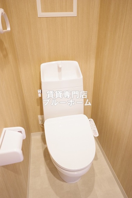 南海本線 湊駅 徒歩12分 15階建 築1年のトイレ写真