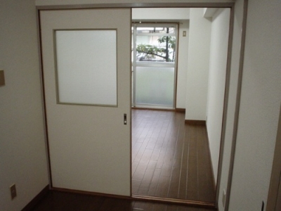 音金六郷マンションの居間写真