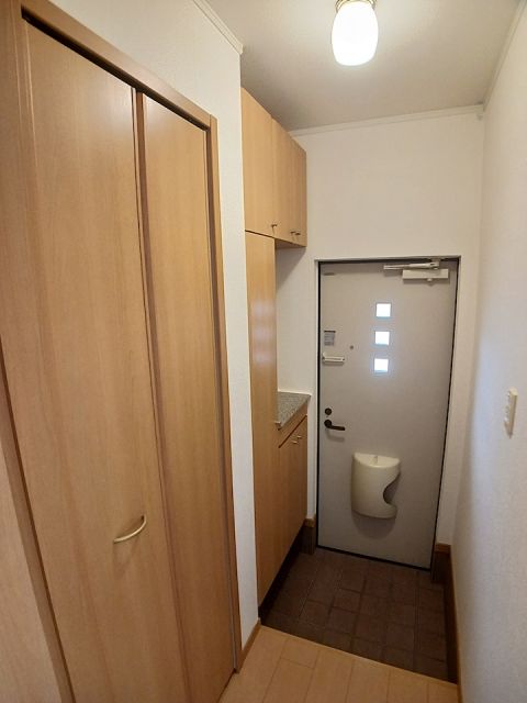 ＪＲ福知山線 篠山口駅 バス乗車時間：15分 最寄りバス停で下車 徒歩4分 2階建 築19年の玄関写真