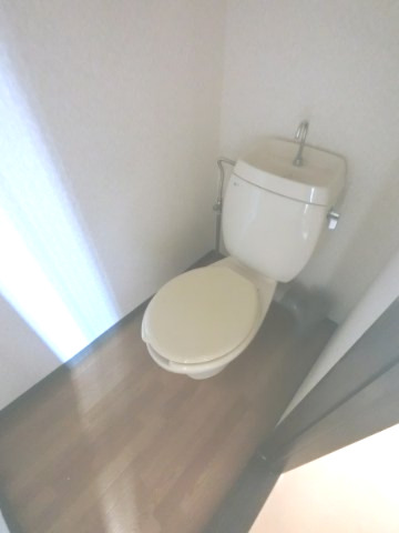 トイレ　※温水洗浄便座になります。