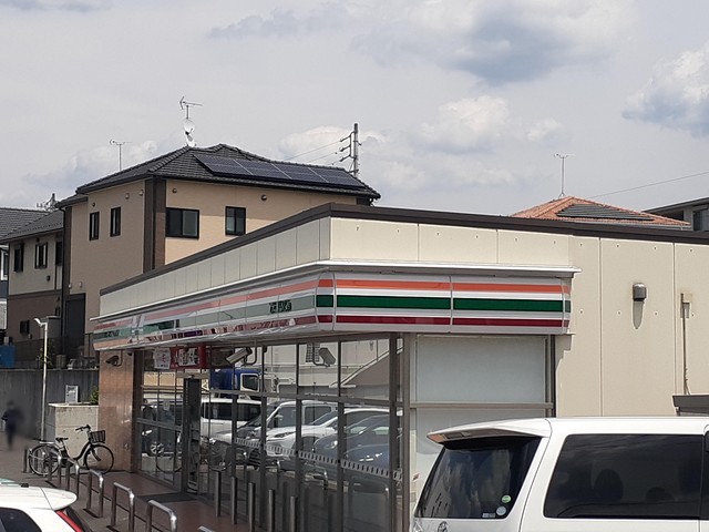 コンビニ　セヴンイレブン（コンビニ）まで1500m