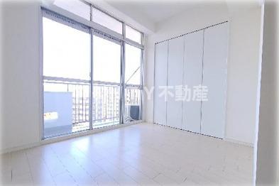 マンション雅叙苑 1号棟の居間写真
