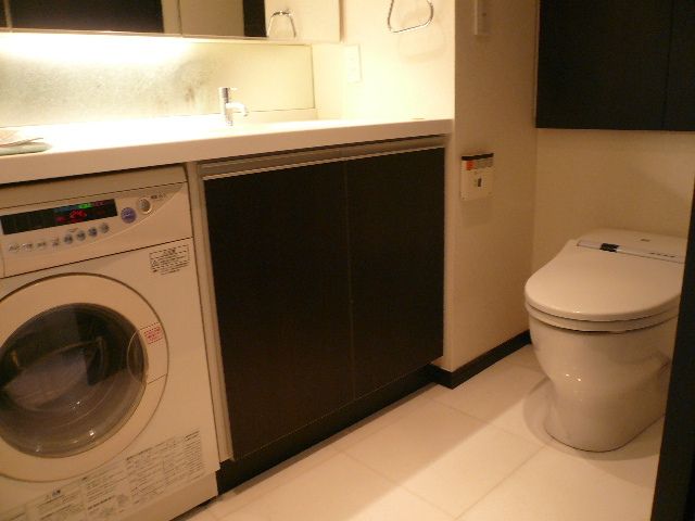 東京メトロ半蔵門線 水天宮前駅 徒歩5分 14階建 築23年のトイレ写真