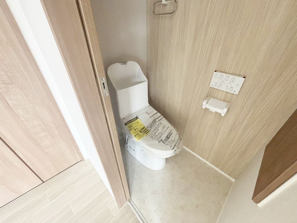 坂戸市ガレージハウス B棟のトイレ写真
