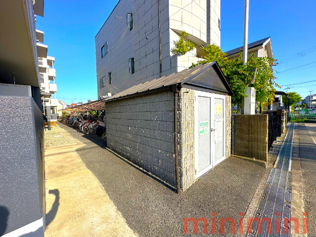 阪急京都線 南茨木駅 徒歩22分 4階建 築32年の外観写真