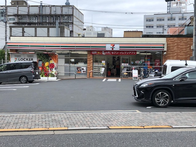 コンビニ　セブンイレブン荒川南千住3丁目店（コンビニ）まで676m