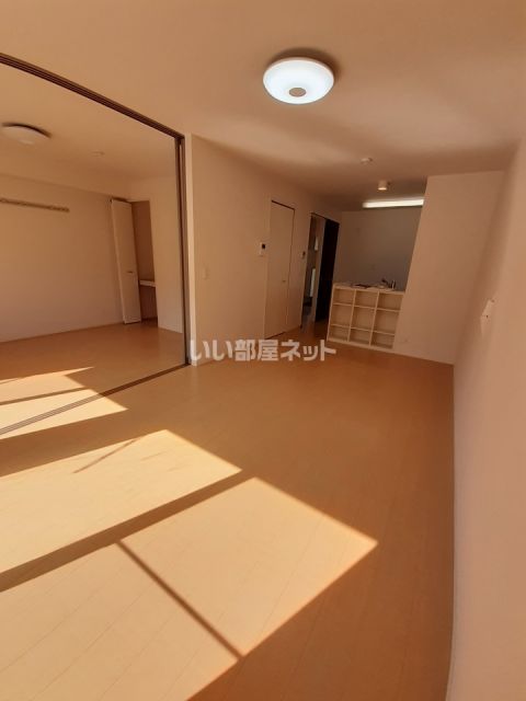 リーバス・E・イノセント B棟の居間写真