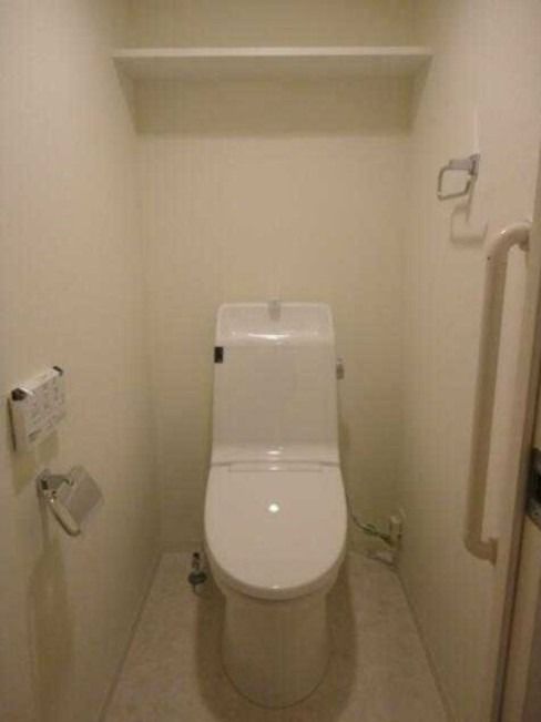 東京メトロ日比谷線 入谷駅 徒歩7分 7階建 築13年のトイレ写真