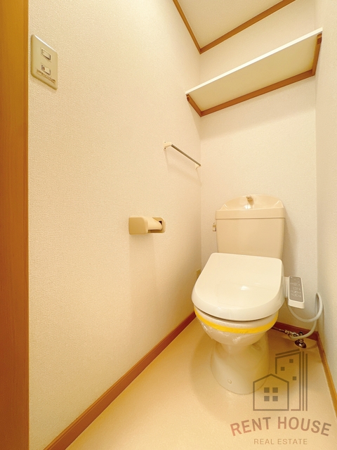 ＪＲ阪和線 久米田駅 徒歩33分 3階建 築23年のトイレ写真