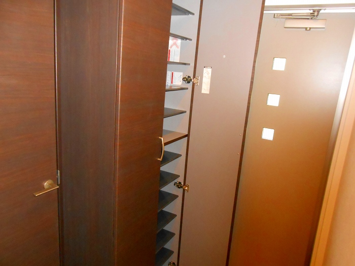 玄関　同物件別部屋参考写真です