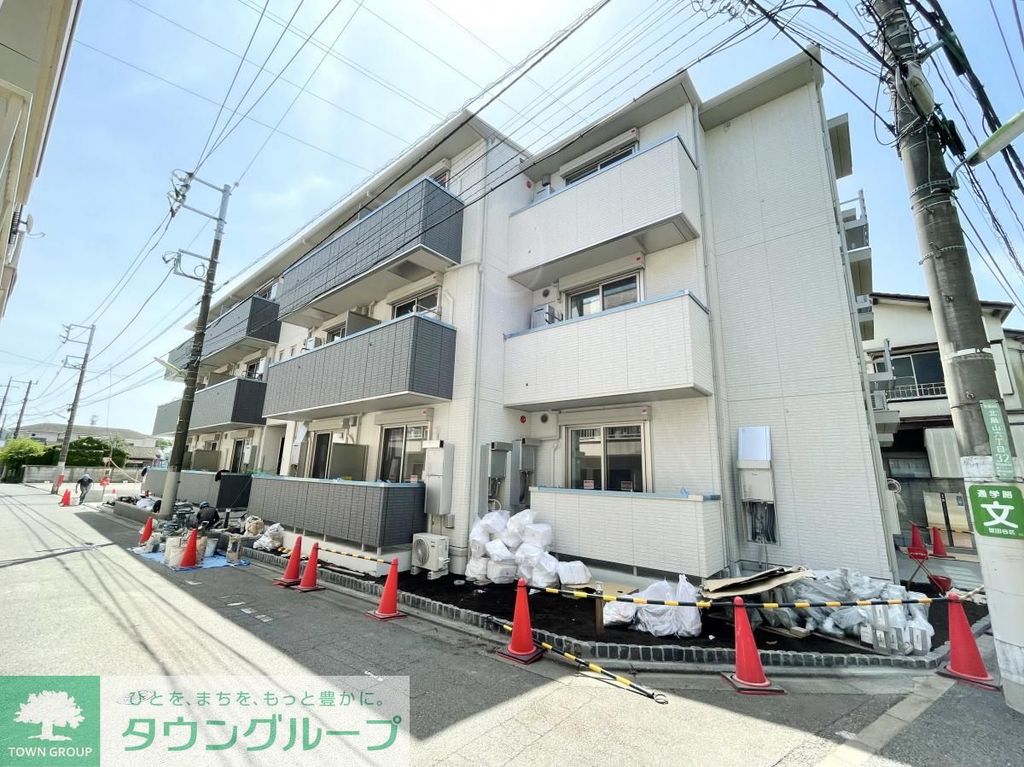 建物外観　駐車場