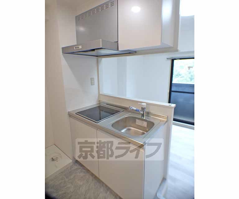 キッチン　ＩＨコンロ２口の自炊しやすいシステムキッチンです。カウ...