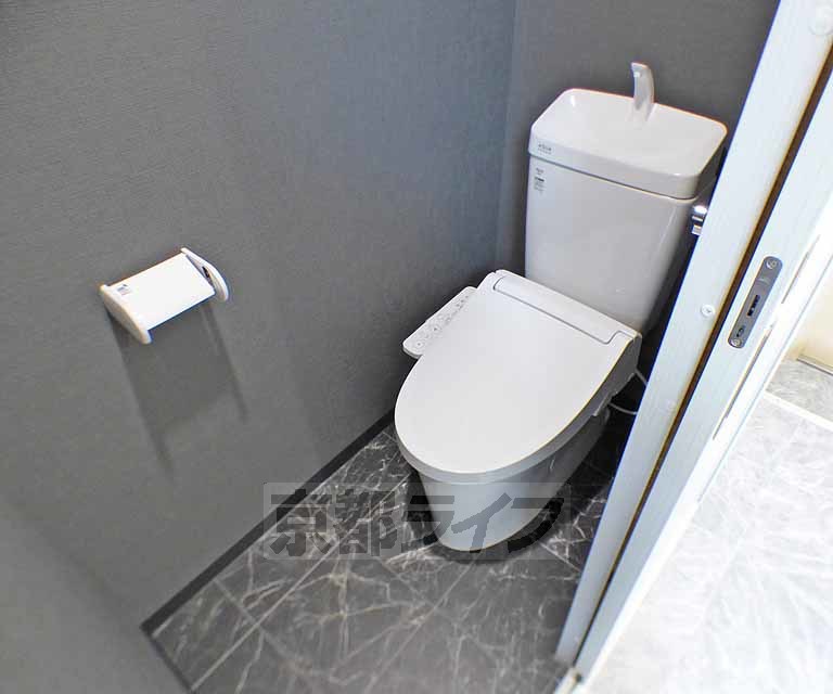 トイレ　洗浄機能付きトイレです。