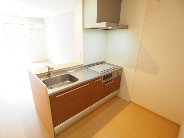 キッチン　システムキッチン（IH）