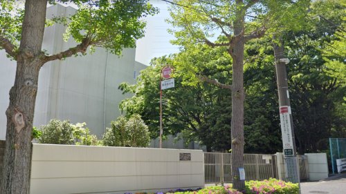 中学校　横浜市立美しが丘中学校（中学校）まで531m