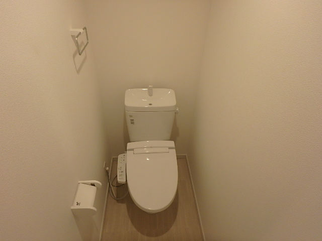LAUREL坂下のトイレ写真