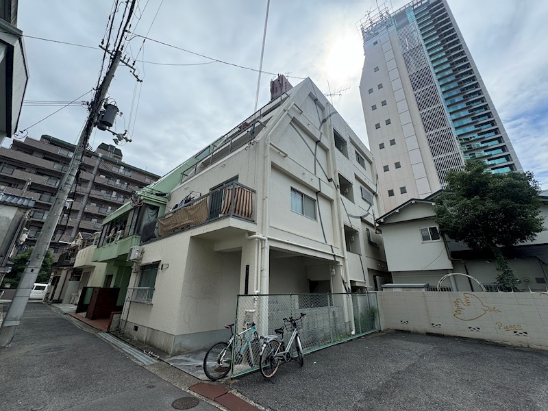 新神戸マンションの外観写真