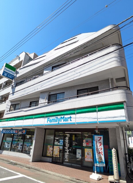 建物外観　★１階にコンビニストアがあるので便利です★