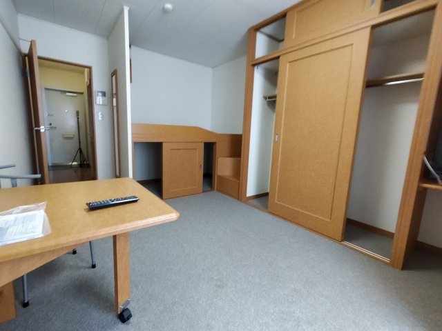 レオパレス夢3番館の居間写真