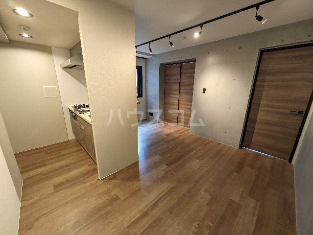 GRANPASEO成城学園前の居間写真