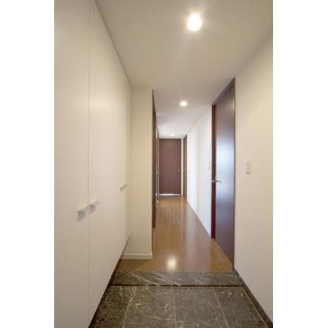 玄関　※写真は同タイプ住戸です。