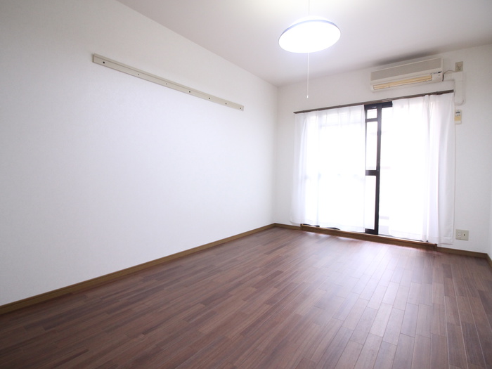 岩田マンションの居間写真