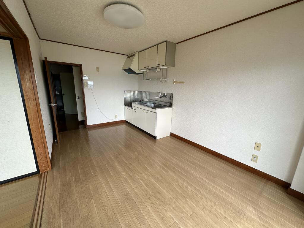 居室・リビング　写真は同タイプの別部屋です