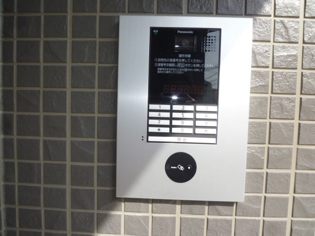 エントランス　オートロックです