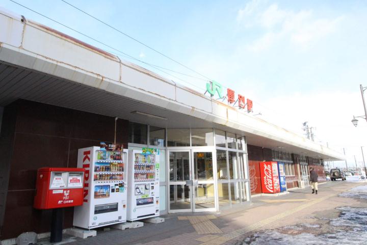 小学校　札幌市立信濃小学校（小学校）まで985m